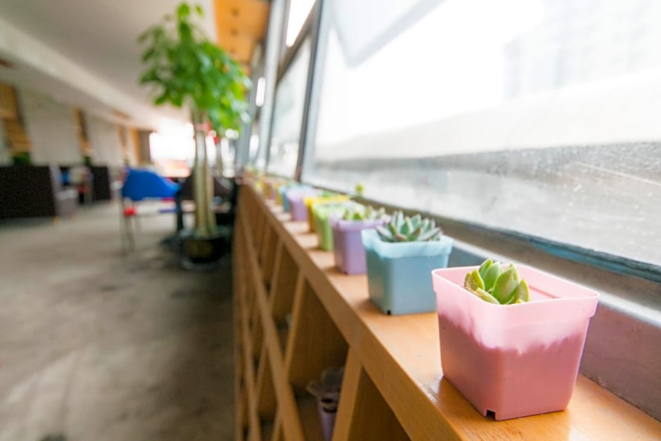 Xi'An Busy Hotel Bell Tower City Wall