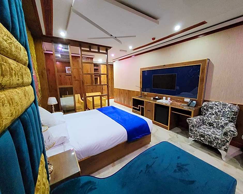 camphor hotel