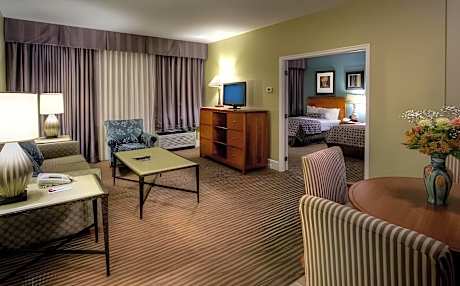2 Double Beds, One-Bedroom Suite, Non-Smoking