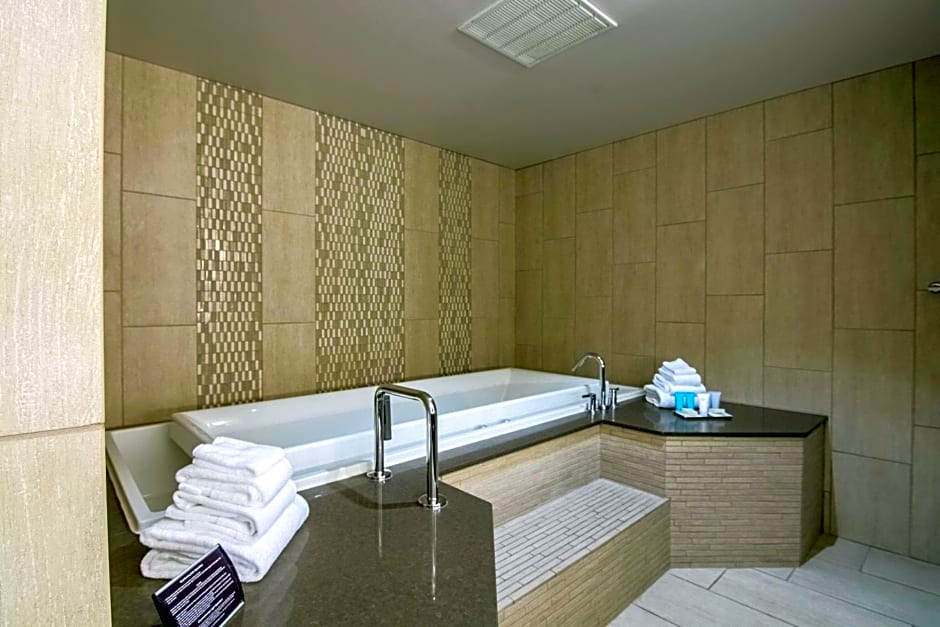 Oasis Hotel & Conv. Center, Ascend Hotel Collection