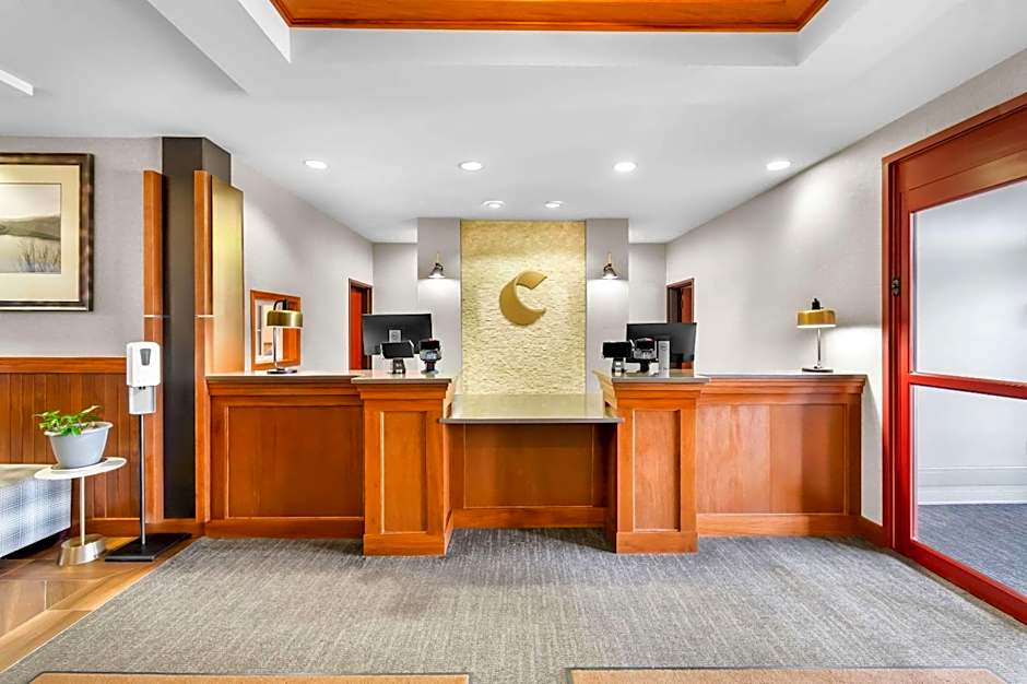 Comfort Inn & Suites Mountain Iron and Virginia