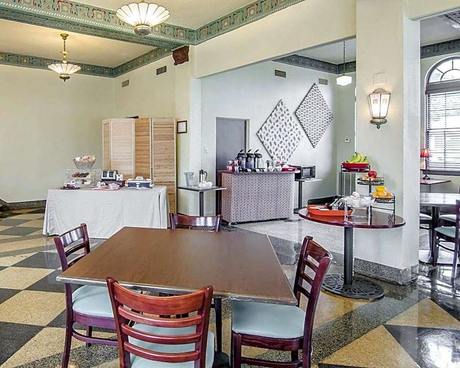 Hotel Seville