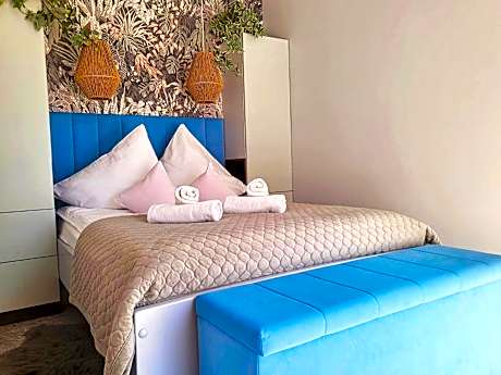 One-Bedroom Apartment (2 - 3 Adults)