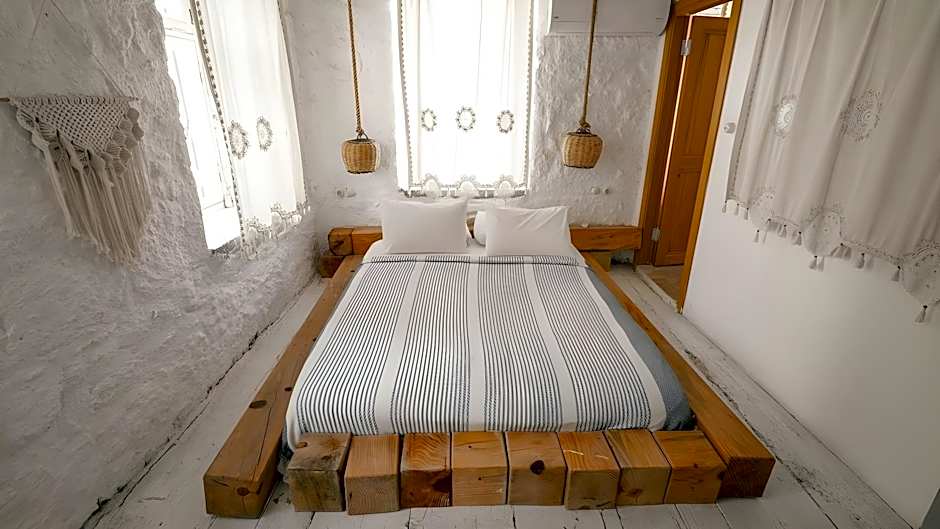 Banana Alaçatı Food & Stay - Adults Only