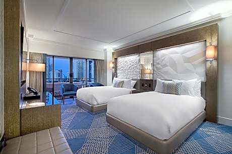 Corner Balcony Deluxe Twin Room