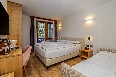 Quadruple Room with Balcony