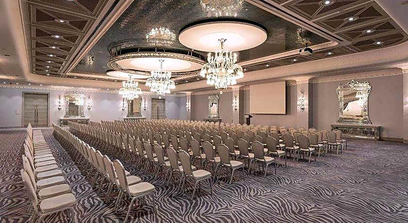 Wyndham Grand Istanbul Kalamis Marina Hotel