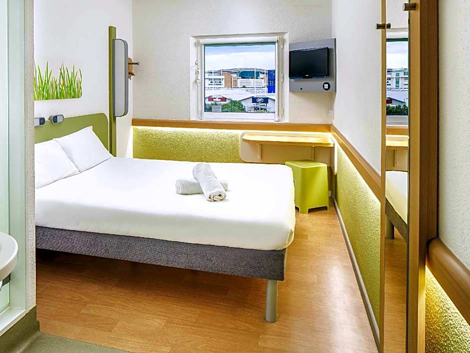 Photo 1 of 5 of Classic 1 Double Bed