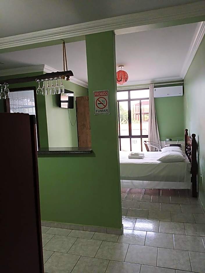 Paradise Hostel e Suítes