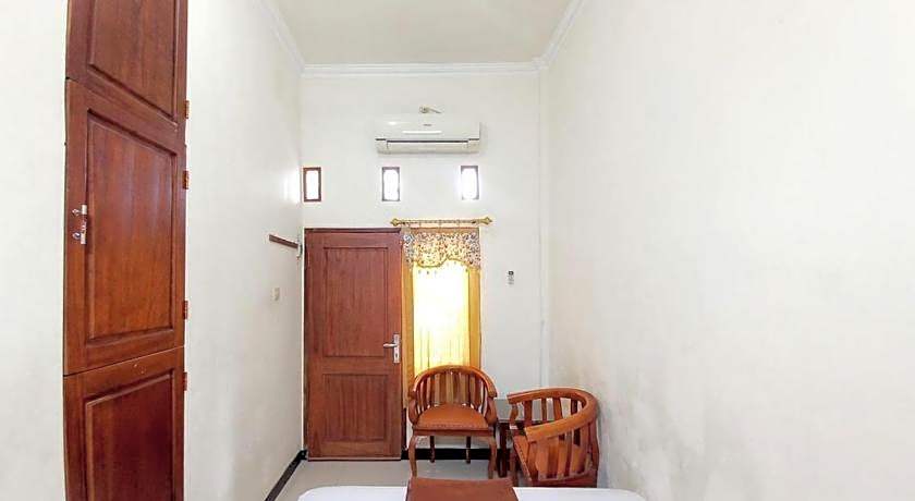 Griya Juanda Syariah near RS Dharma Husada Probolinggo Mitra RedDoorz