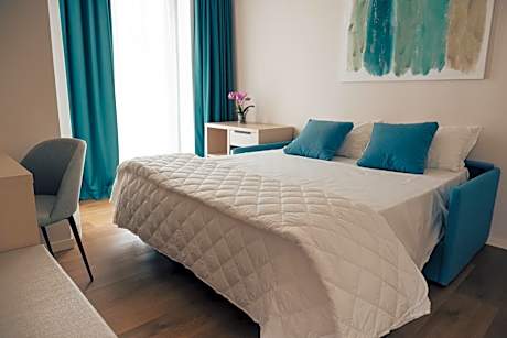 Deluxe Suite with Sea View