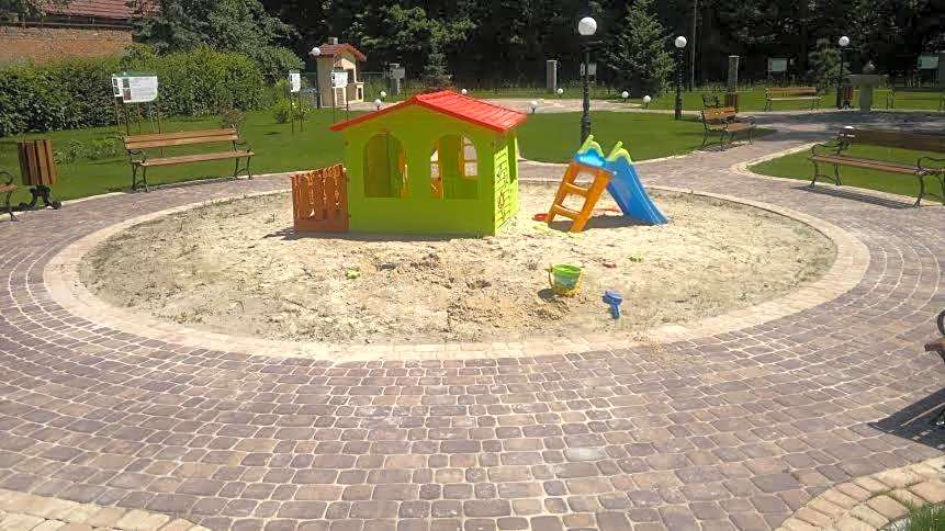 Hotel Modrzewiowy Dwór