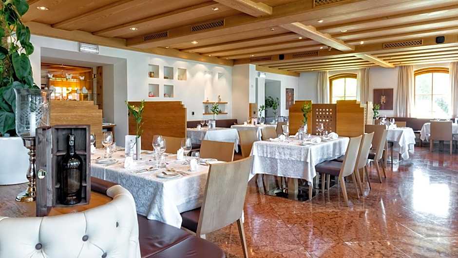 Hotel Post - OlangCard included