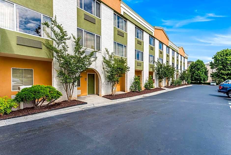 Quality Inn Huntersville near Lake Norman
