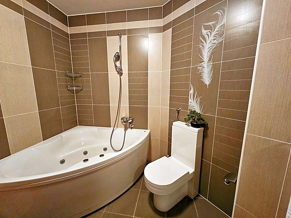 Apartment Mirna, 2-bedroom Apartment, Overlooking the Beach