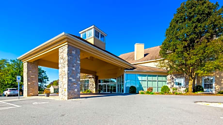 Best Western PLUS Revere Inn & Suites