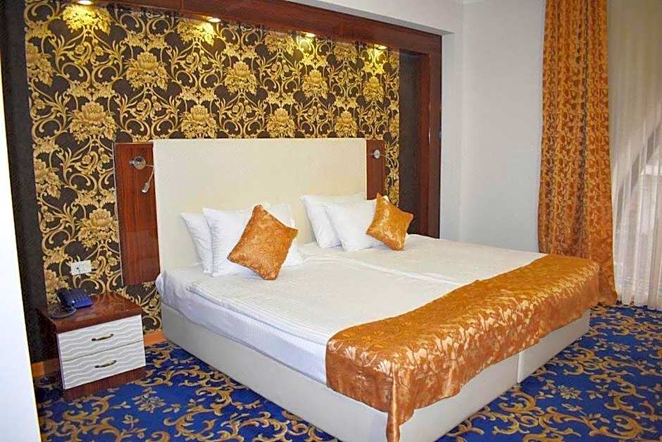 Royal Plaza