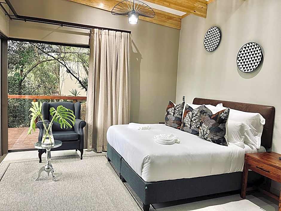 Bushbaby Valley Lodge