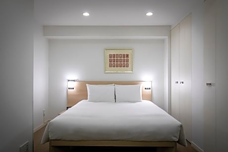 Deluxe Room with Bathtub with No View - Lower Floor - No-Smoking