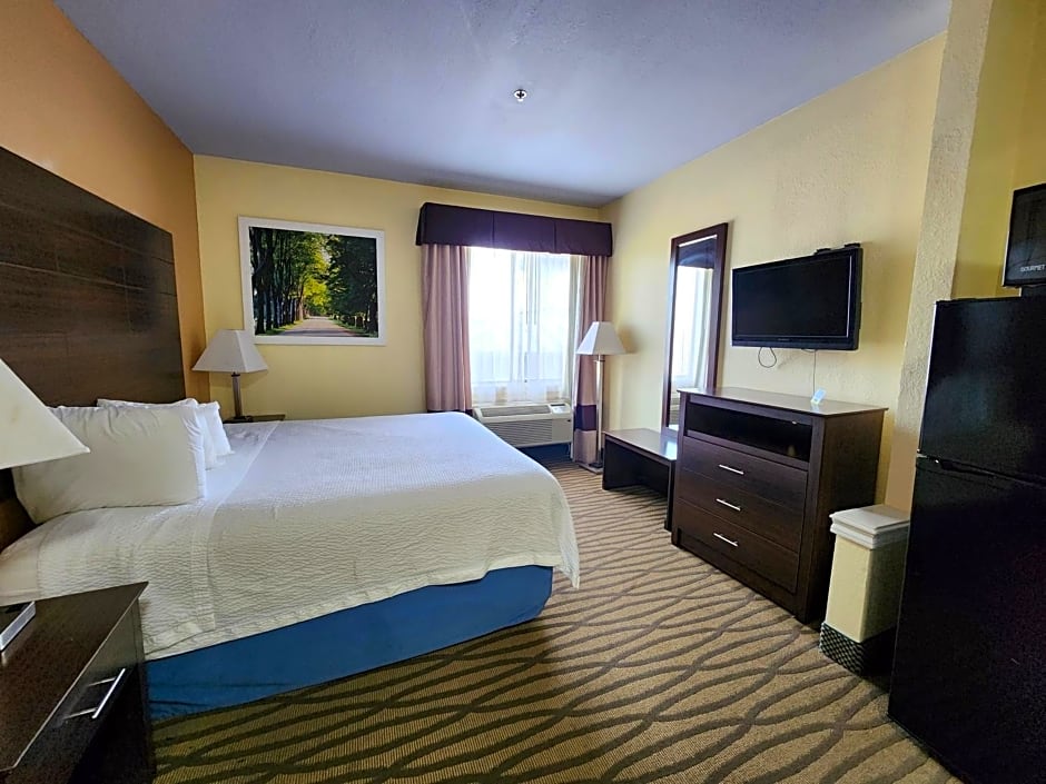 Days Inn & Suites by Wyndham Pasadena