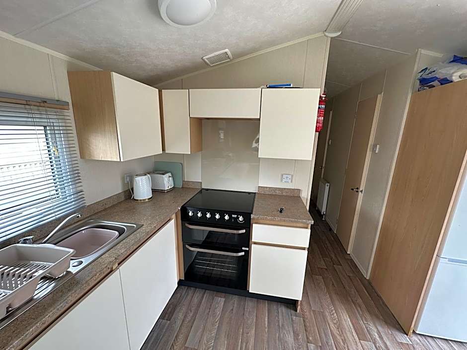 Sunnymede E11 Keyshare Holiday lets 8 Berth