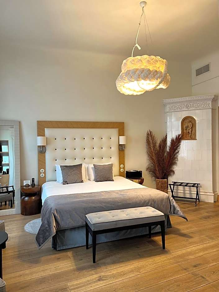 Dome Hotel