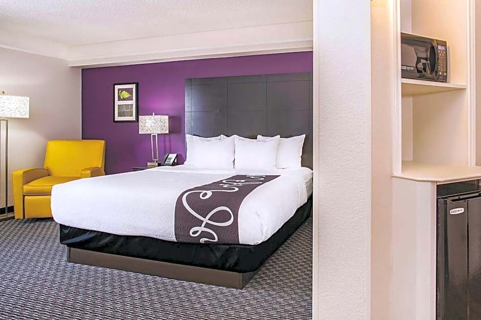 La Quinta Inn & Suites by Wyndham Las Vegas Summerlin Tech