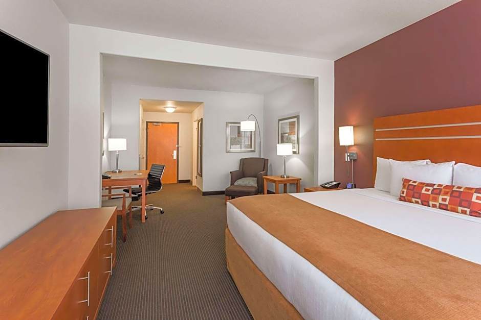 Wingate by Wyndham Calgary South