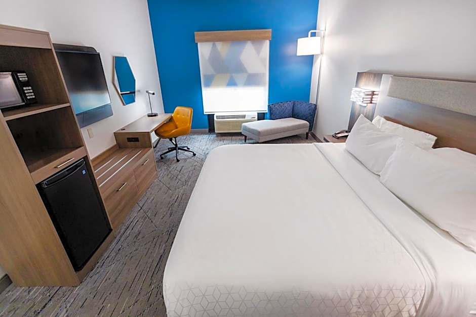 Holiday Inn Express & Suites Huntsville Airport By IHG