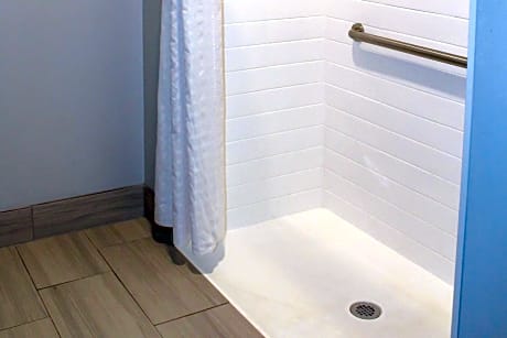King Room - Disability Access/Non-Smoking