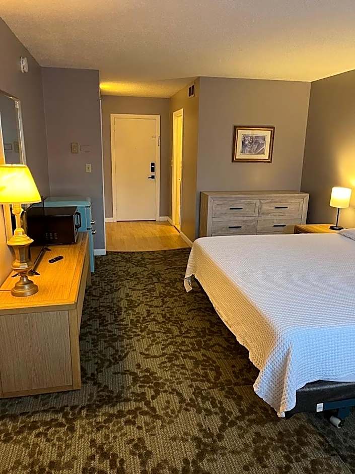 Grand Lake Hotel
