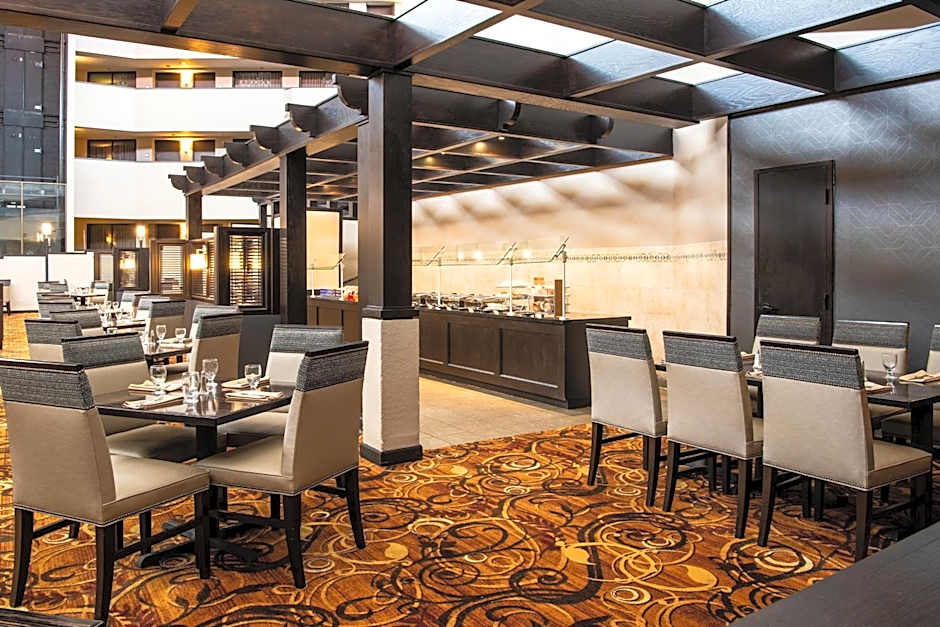 Sheraton Minneapolis West Hotel