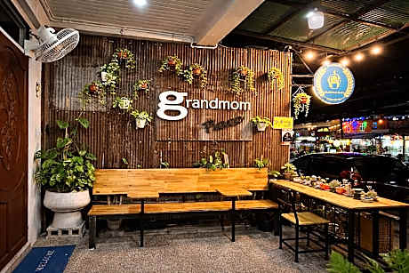 Grandmom Place