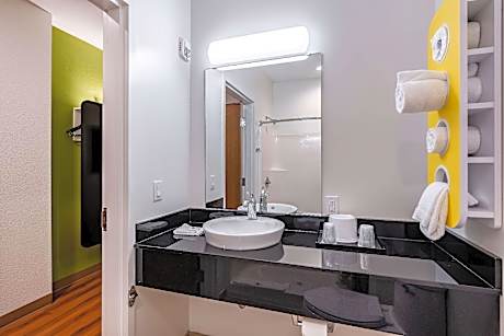 Queen Room with Two Queen Beds - Non-Smoking