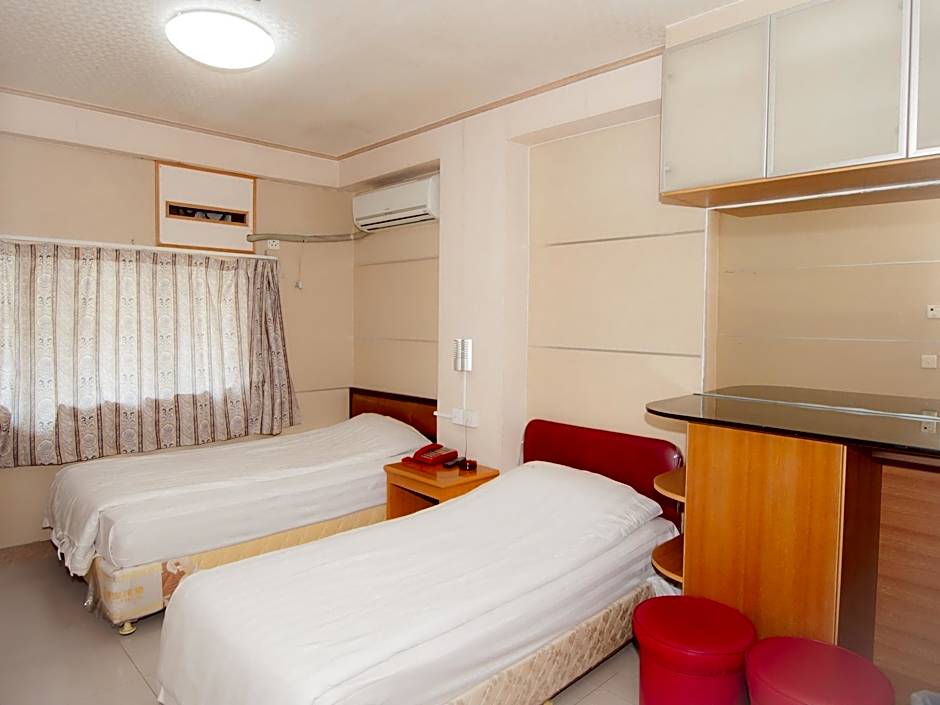 Holiday Hotel