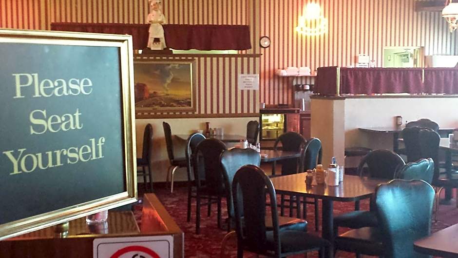 Longstreet Inn & Casino