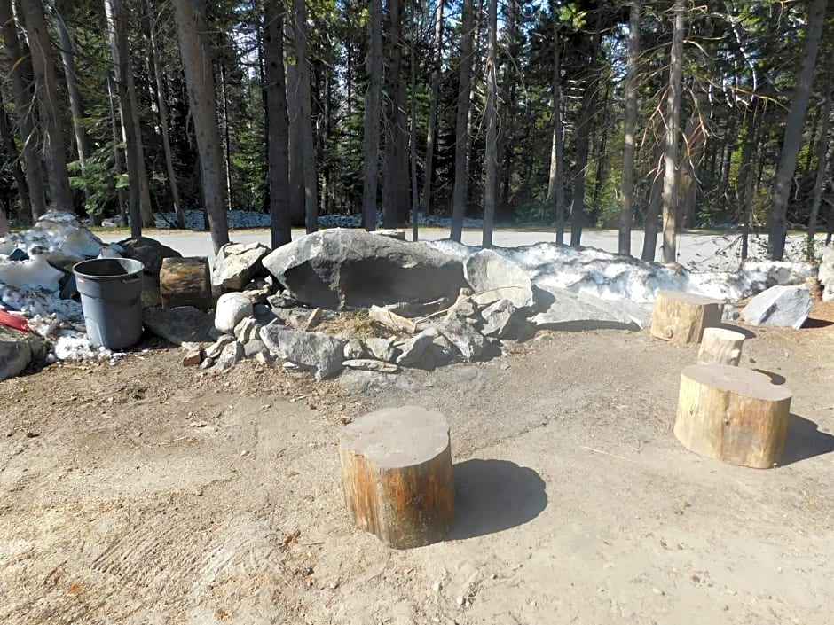 The Tamarack Lodge