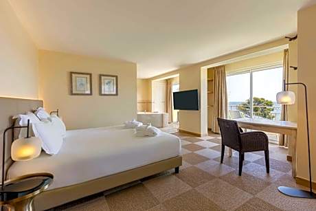 King Suite with View