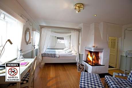 Deluxe Suite with Spa Bath