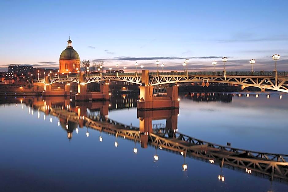 Holiday Inn Express Toulouse Airport By IHG