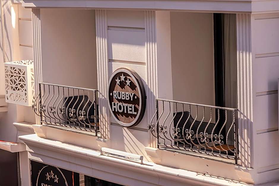 RUBBY HOTEL KADIKOY
