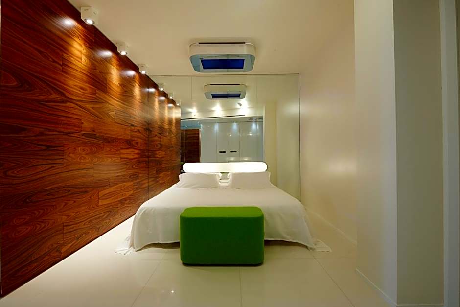 i-Suite Hotel