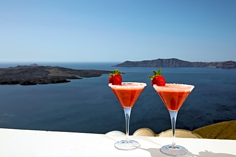 Caldera Cliff Illusion Suites