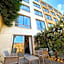 The Ray Hotel and Studios