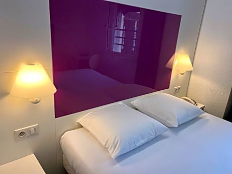 Queen Room - Accessible