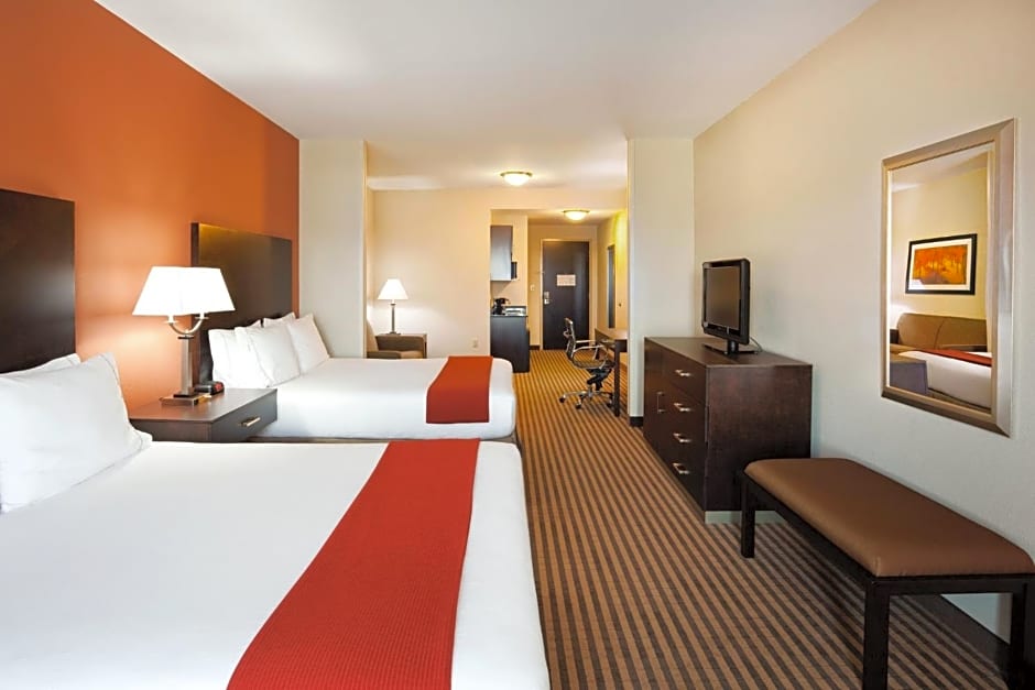 Holiday Inn Express Hotel & Suites Charlotte Southeast - Matthew