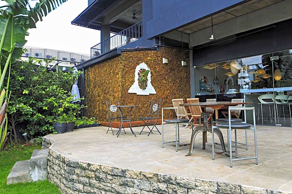 The Henry Hotel Cebu - Multi-use Hotel