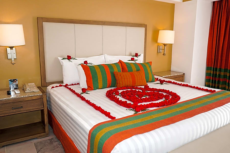 Tesoro Ixtapa Beach Resort