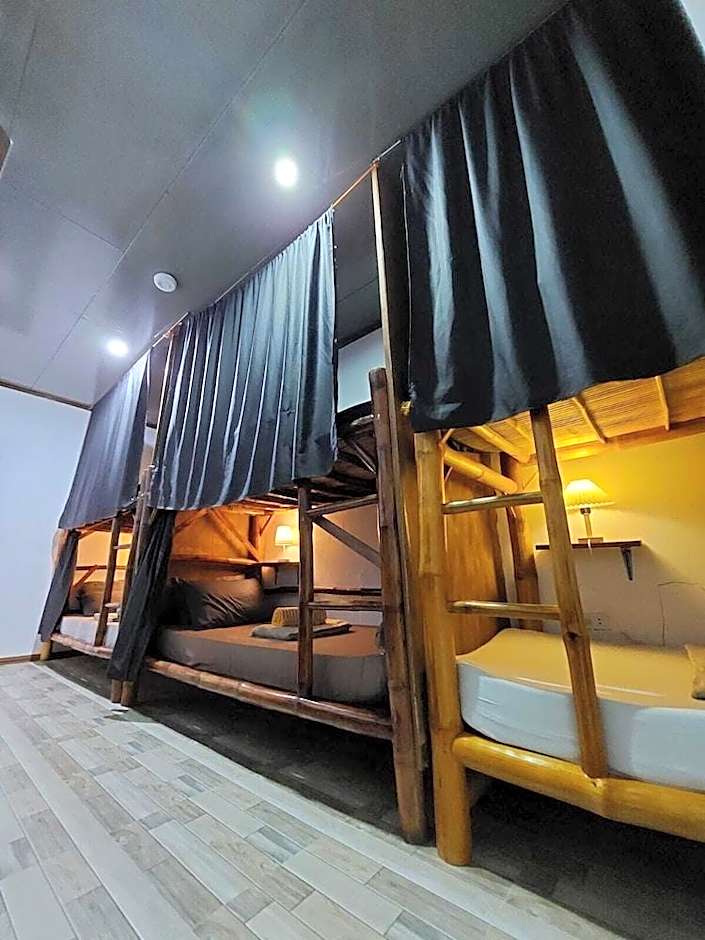 OHLALA HOSTEL