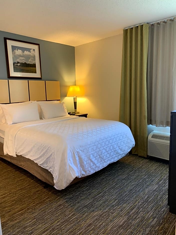 Candlewood Suites Fargo-North Dakota State University By IHG
